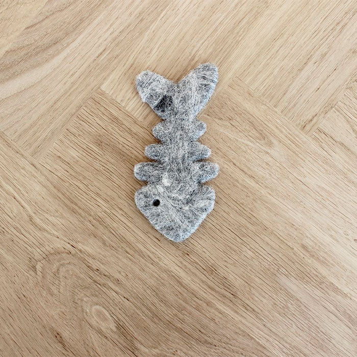 Kattelegetøj Fish Bone 12x6x0,5 cm uld grå
