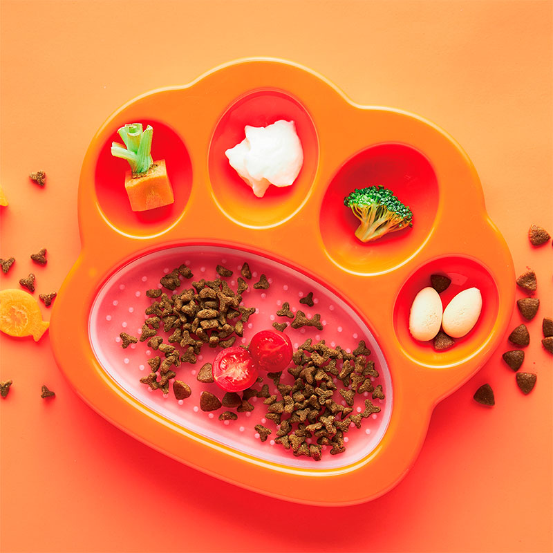 Slow Feeder Lick Pad Mini 20x18x3,2 cm orange - Maxi Zoo Danmark