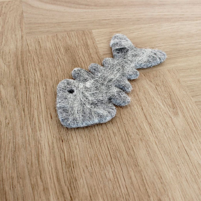 Kattelegetøj Fish Bone 12x6x0,5 cm uld grå